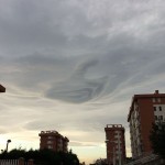 Nuevas imágenes de las nubes lenticulares sobre Santander