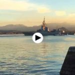 Fragata que se despide de la bahía