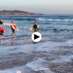 Papá Noel hace surf en Santander