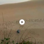 Mensajes escritos en la playa