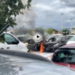 Domingo 13:00h Tres vehículos calcinados en el aparcamiento del barrio pesquero