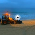 Todos los días toca limpieza de playa en el Sardinero